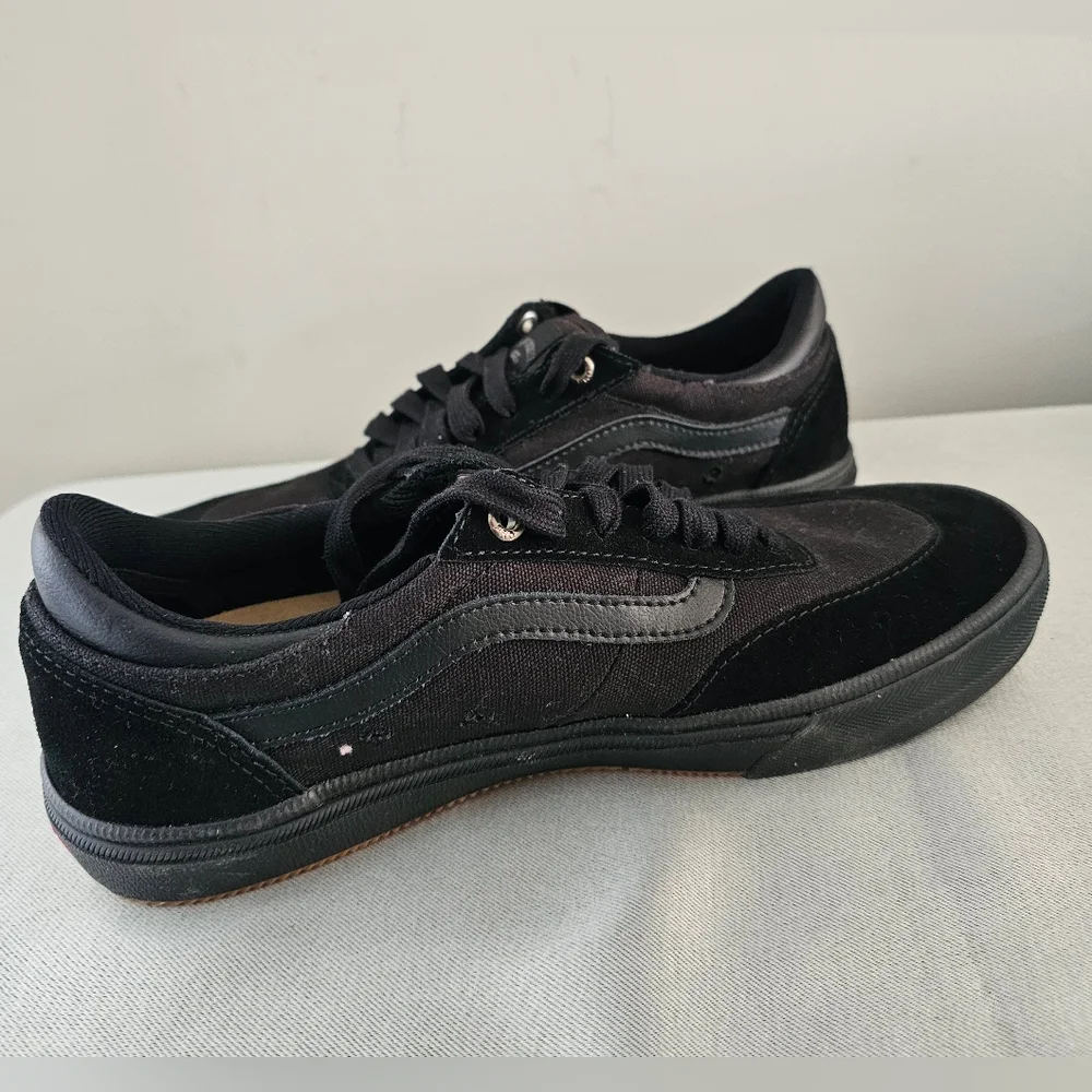 NWOB VANS Gilbert Crockett Pro Blackout Mens Lace Up Sneakers, Shoes